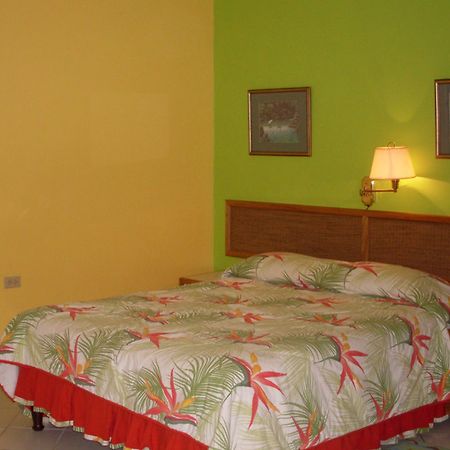 Coral Cove Marina Hotel Chaguaramas Exterior photo
