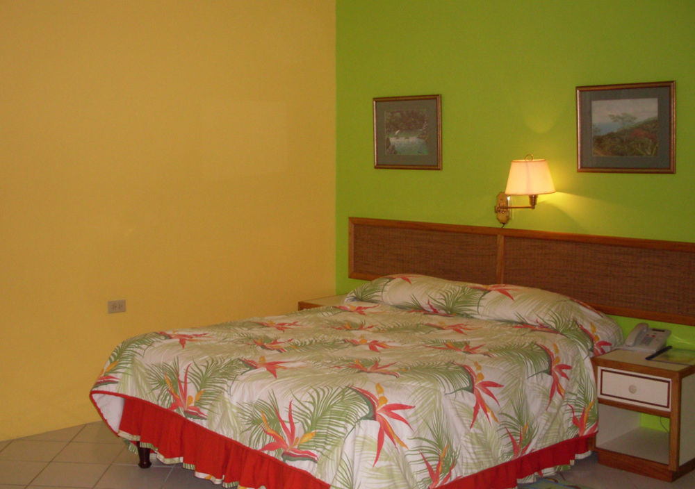 Coral Cove Marina Hotel Chaguaramas Exterior photo